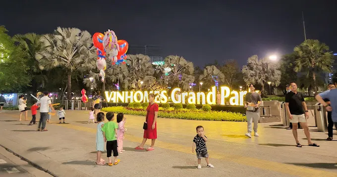 Chợ đêm Sài Gòn Grand Park - Địa điểm check in cực chất về đêm tại Quận 9