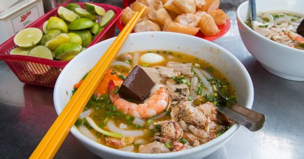 Bánh canh Trảng Bàng chợ Bến Thành