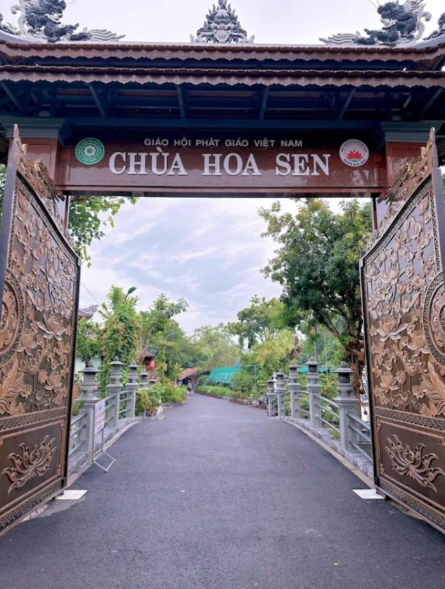 Chùa Hoa Sen Củ Chi