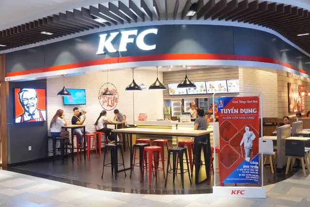 Khu vực ăn uống tại Gigamall