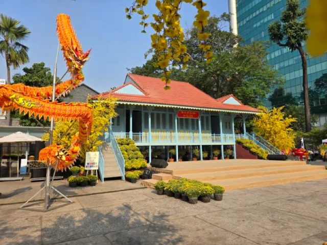  Ngôi nhà ngày xuân