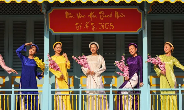 chương trình văn nghệ mỗi đêm tại khu vực Ngôi nhà mùa xuân