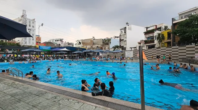 Hồ bơi Phú Lâm quận 6