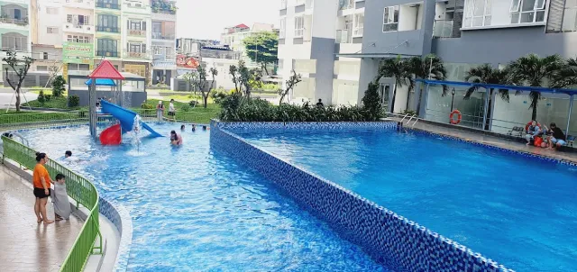 Hồ bơi The Western Capita Quận 6
