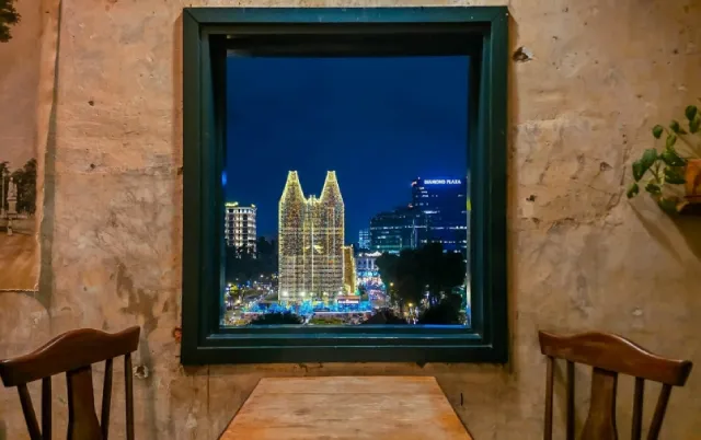 Quán Người tám chuyện house