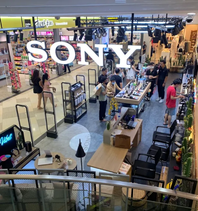 Cửa hàng đồ điện gia dụng, công nghệ tại Vạn Hạnh Mall