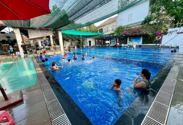 Hồ bơi Lavie Hóc Môn