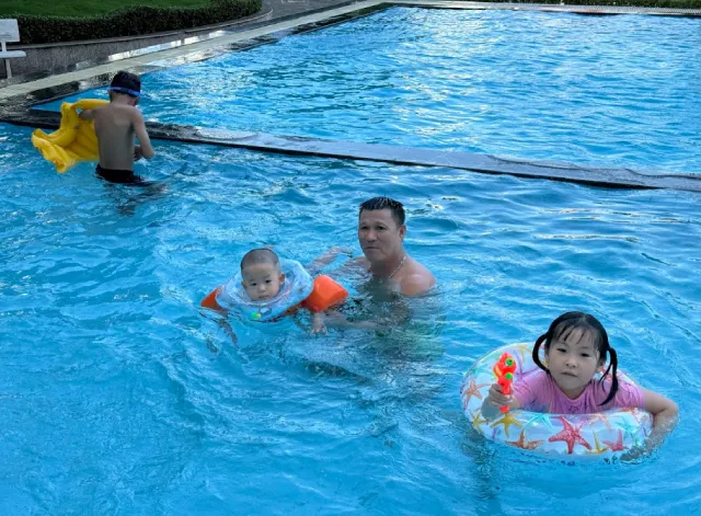 Hồ bơi Hoàng Anh Gold House