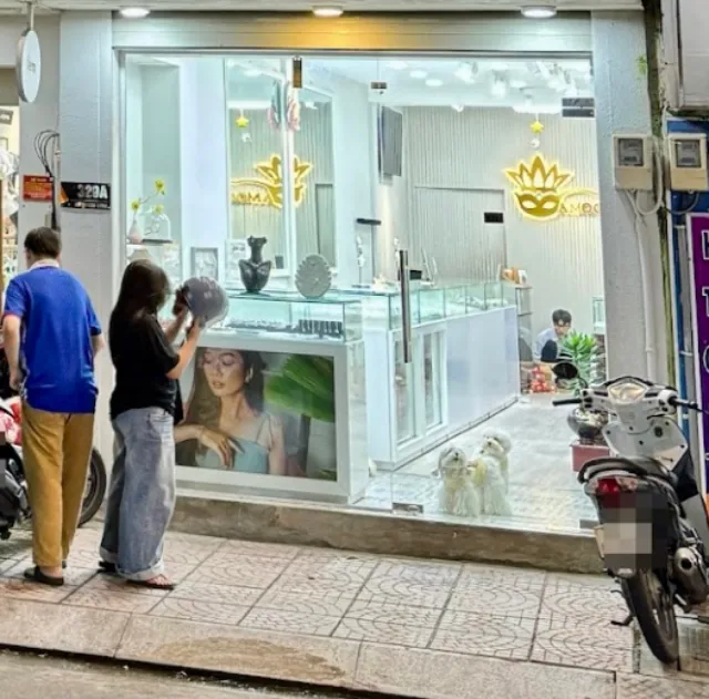 Tiệm bạc AMOOI SILVER Phú Nhuận