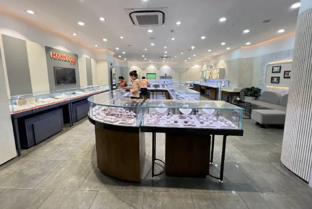 Tiệm bạc PNJ Phú Nhuận