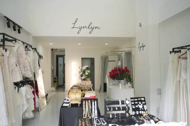 Lyn Lyn - Cho thuê trang phục thiết kế cao cấp
