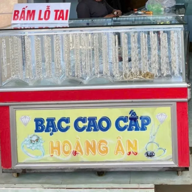 Tiệm bạc Hoàng Ân Tân Phú