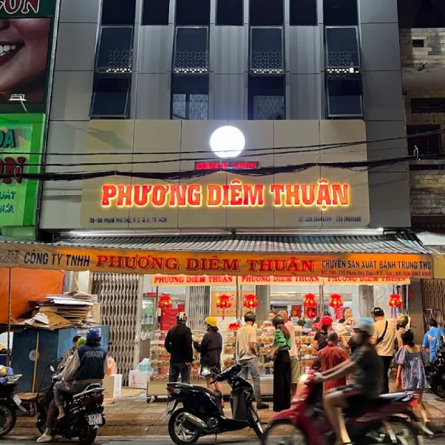 Phương Diêm Thuận là ai giữa "rừng" thương hiệu bánh Trung thu ở Sài Gòn?