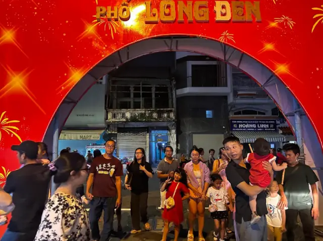 Hòa mình vào không khí Trung thu giữa lòng Chợ Lớn