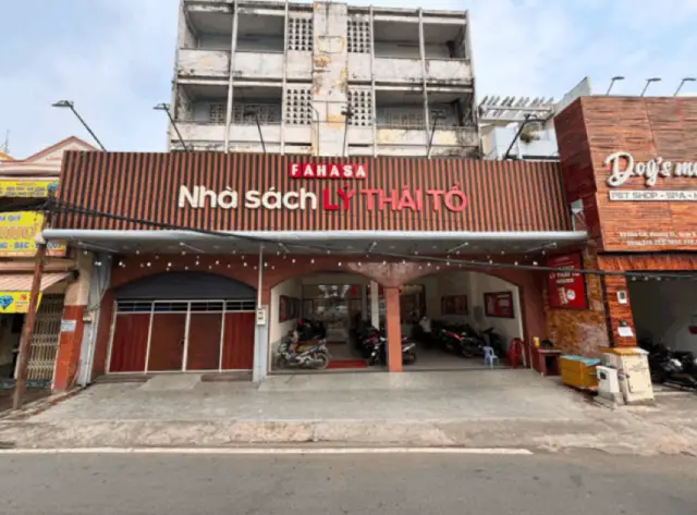 Nhà sách Lý Thái Tổ Quận 8