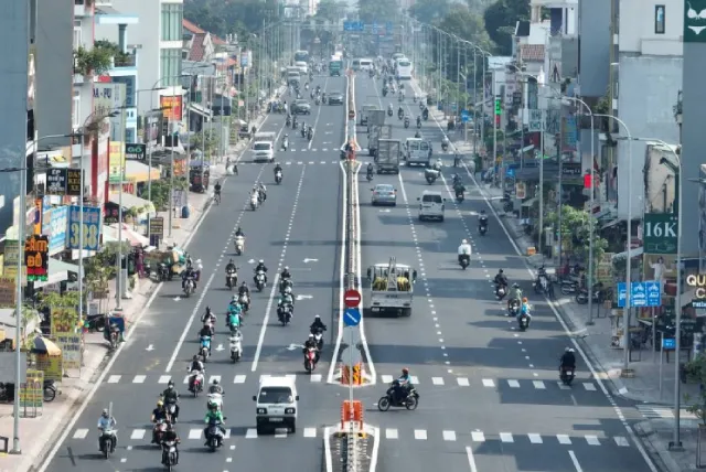 Giao thông và dịch vụ xe cộ tại Phường Bình Tân