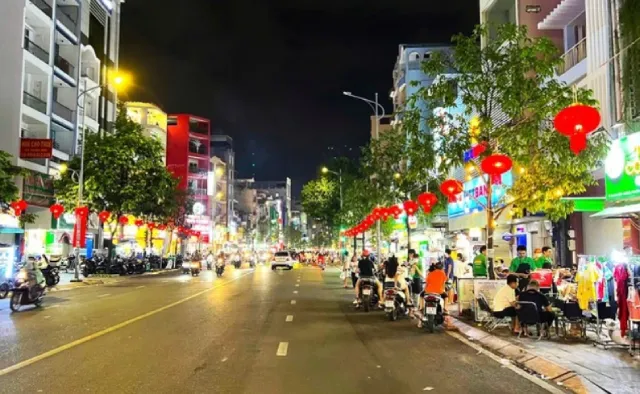 Giao thông và dịch vụ xe cộ tại Phường Bình Tây