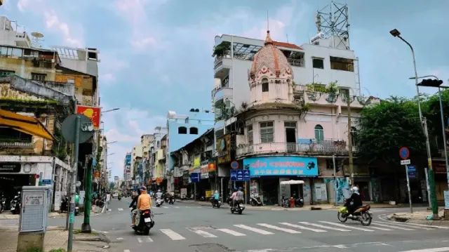 Giao thông và Dịch vụ Xe cộ tại Phường Chợ Lớn