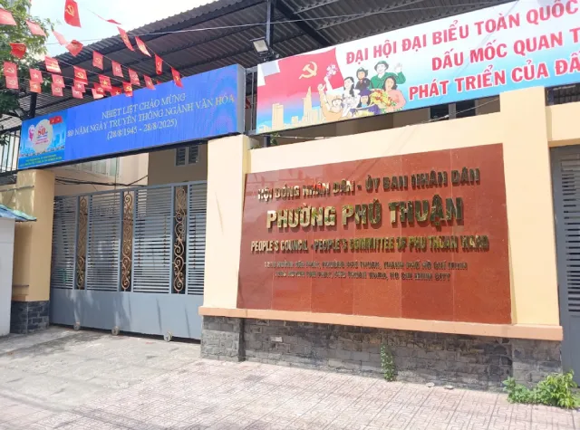 UBND Phường Phú Thuận, TP.HCM