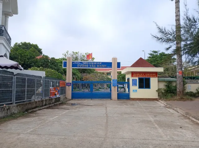 Trường học tại phường Tam Long, TP.HCM