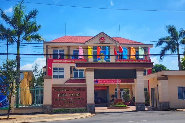 UBND Phường Tam Long, TP. HCM