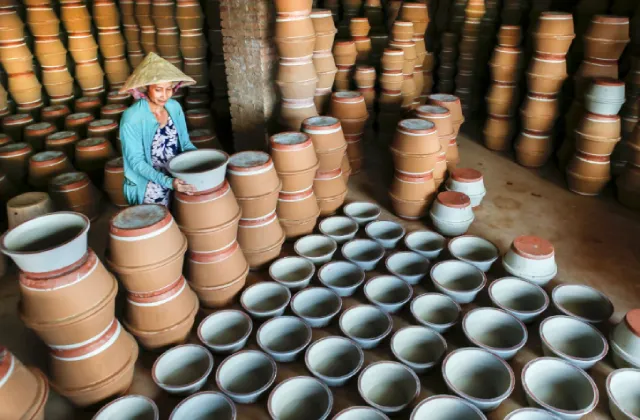 Làng nghề gốm sứ Tân Phước Khánh
