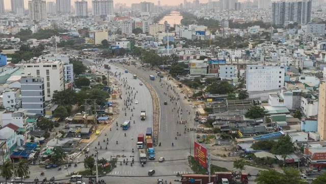 Giao thông và dịch vụ xe cộ tại xã Bình Lợi