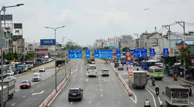 Giao thông và dịch vụ xe cộ tại Xã Củ Chi