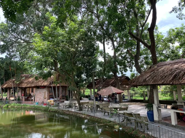 Ăn uống và giải trí tại Xã Đông Thạnh