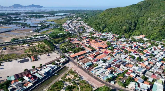 Giao thông và dịch vụ xe cộ tại xã Long Sơn, TP.HCM