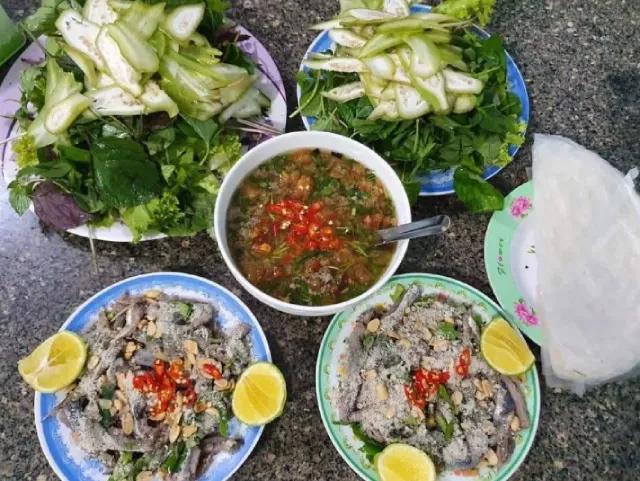 Món gỏi cá Trích tại Xã Nghĩa Thành, TP.HCM