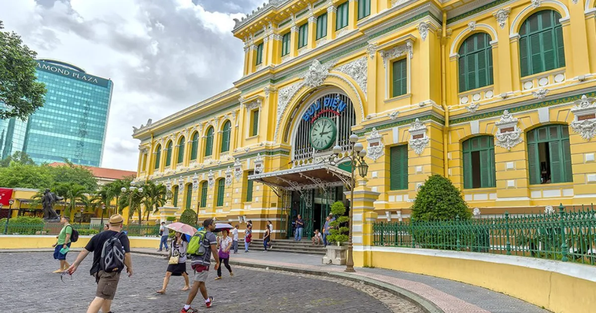 Bưu điện trung tâm Sài Gòn - Điểm đến văn hóa lịch sử không thể bỏ qua